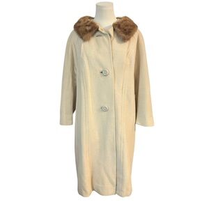 Vintage Elegant Cream Coat with Fur Collar button down size Large